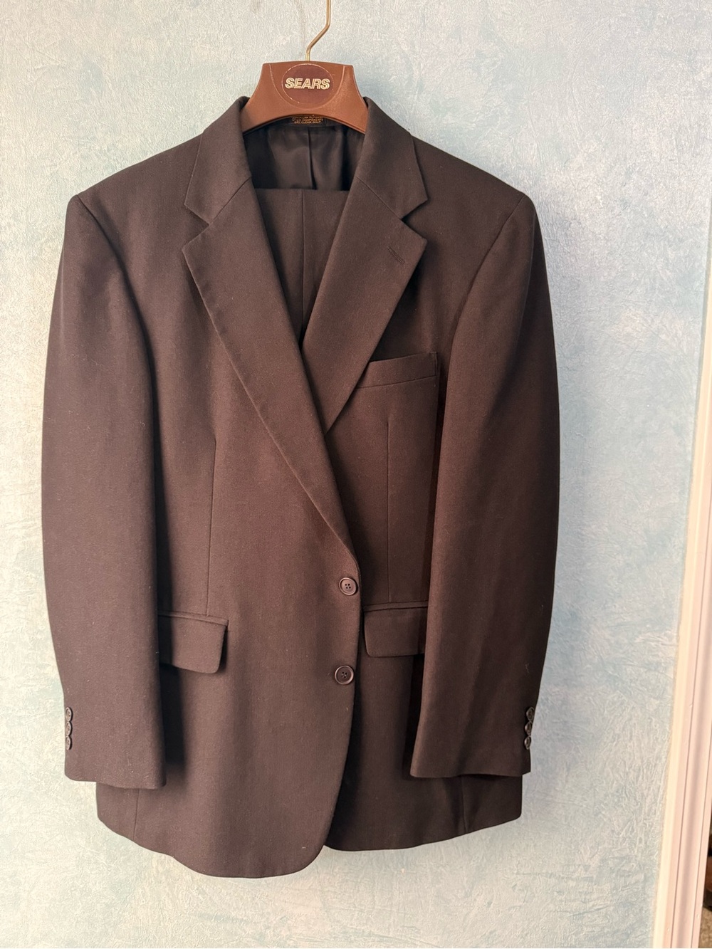 Hill & Archer Men's Classic Black Two-Button Suit